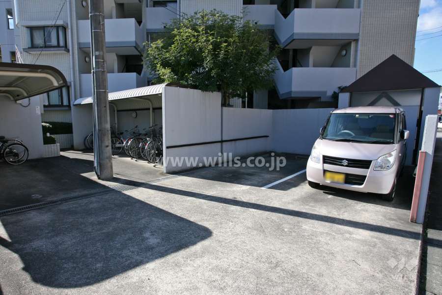 敷地内駐車場（屋外平面式）