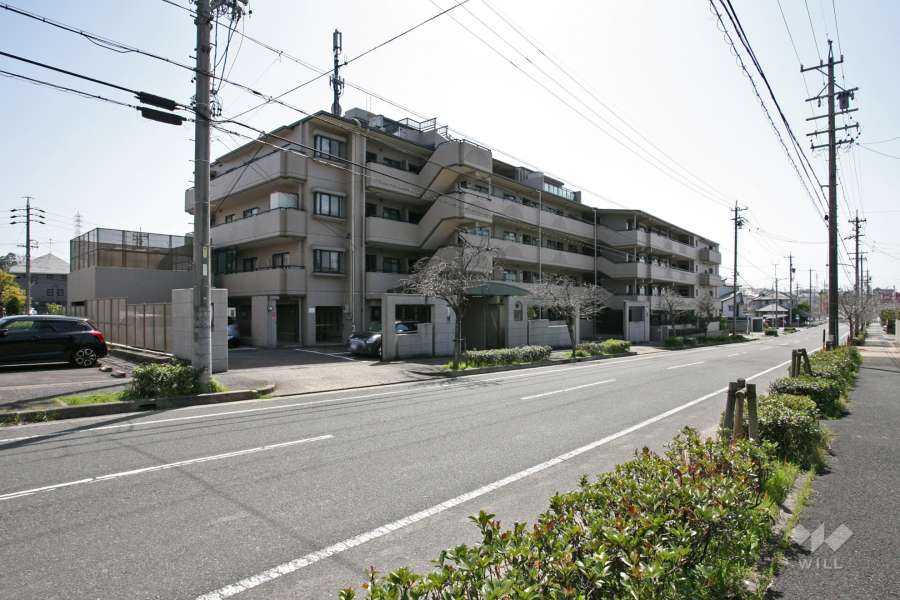 グローリアス鳴海諸の木の外観（北側から）