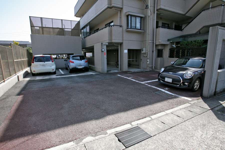 敷地内駐車場(屋外平面式)