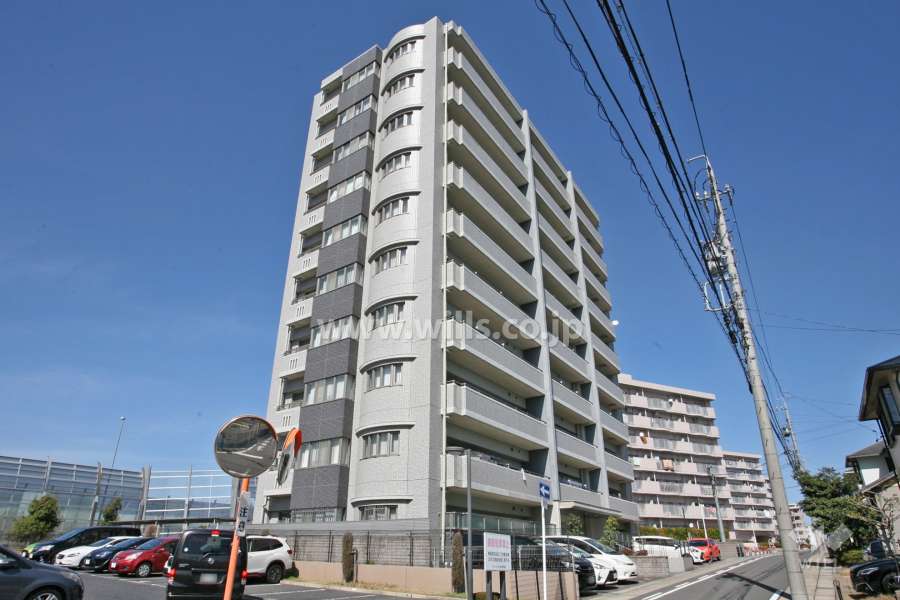 ファミリアーレ小坂の外観(南側から)