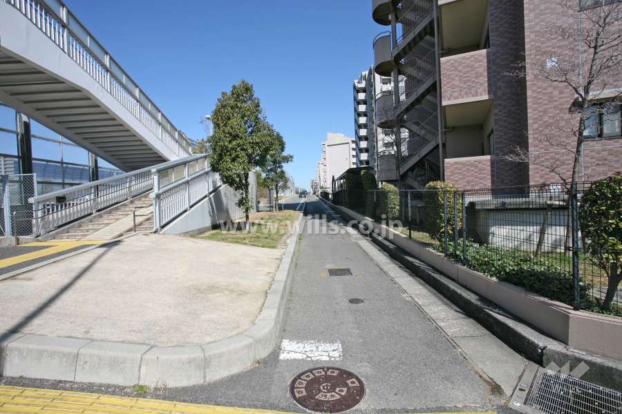 敷地北西側の前面道路