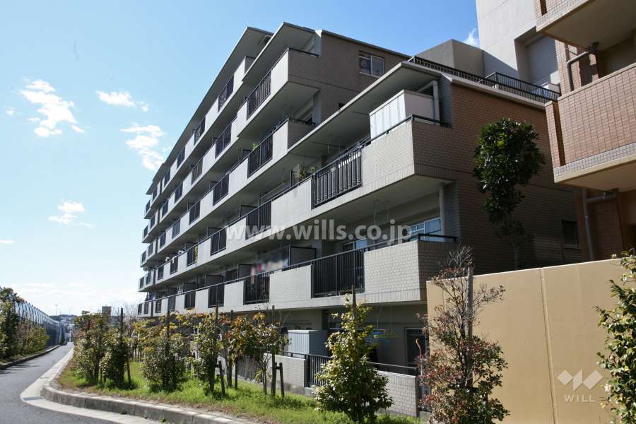 宝マンション滝の水の外観(南東側から)