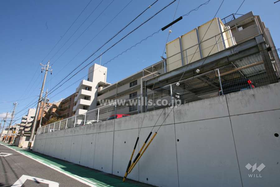 宝マンション滝の水の外観(西側から)