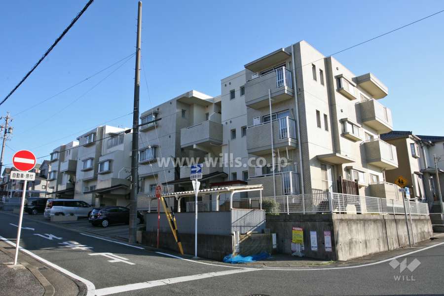ユニーブルマンション松が根台の外観(北西側から)