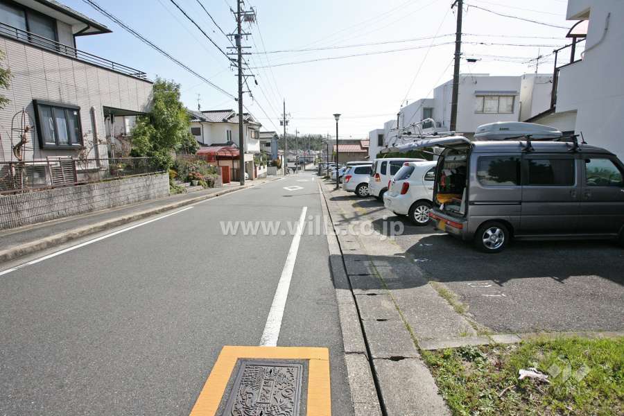 敷地東側の前面道路