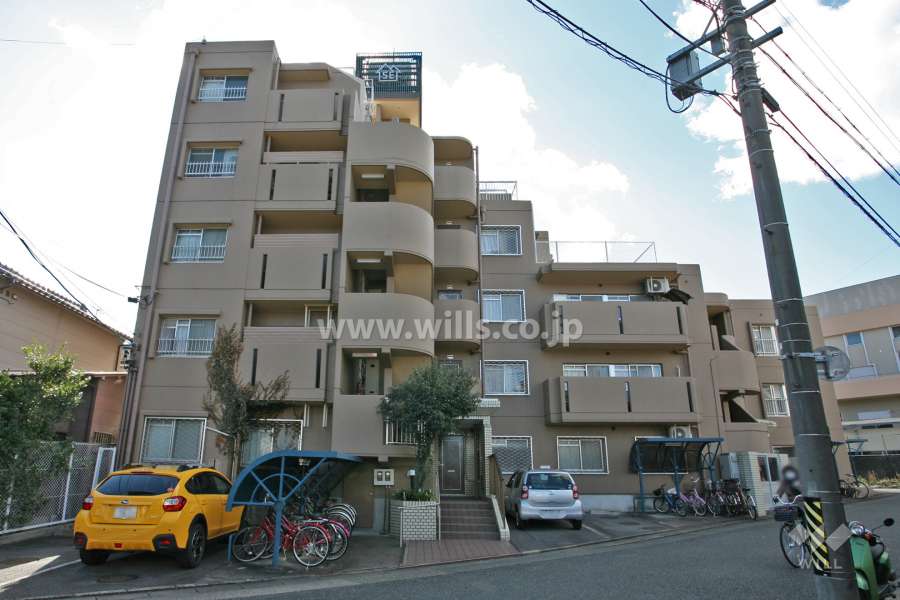 真栄マンション青山の外観(北側から)