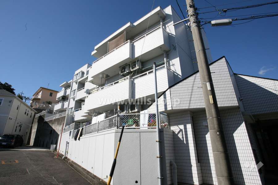 ダイアパレス大高緑地の外観（南側から）