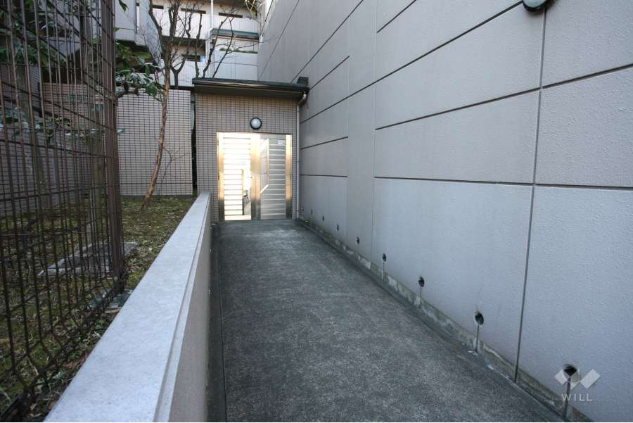 サブエントランス(北側)