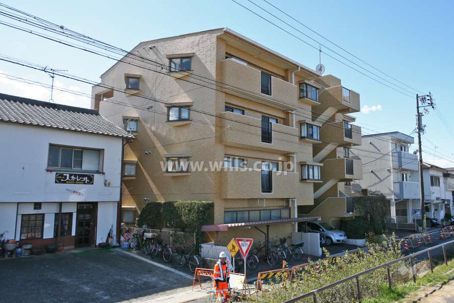 グリーンコーポ左京山の外観(北東側から)