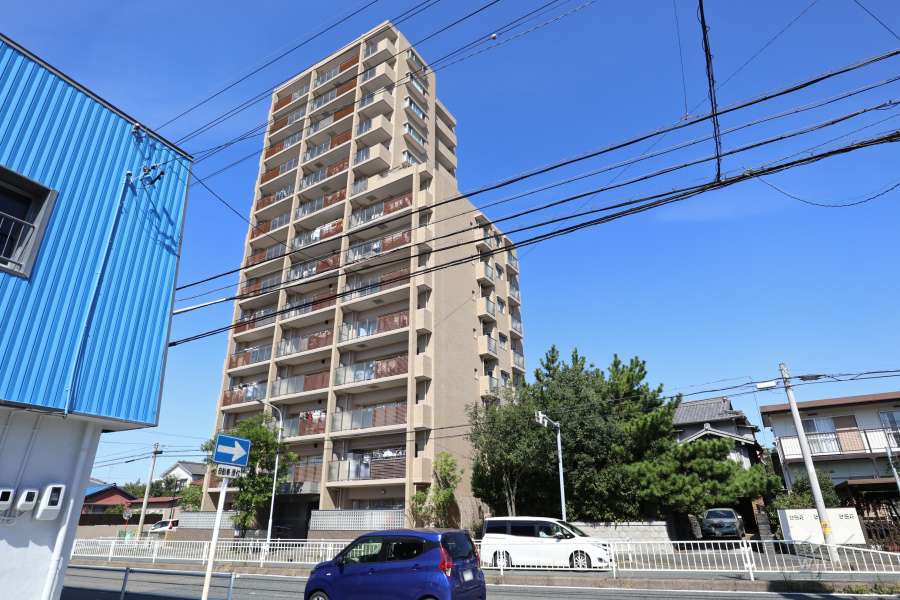 グランスイート相原の外観（南東側から）