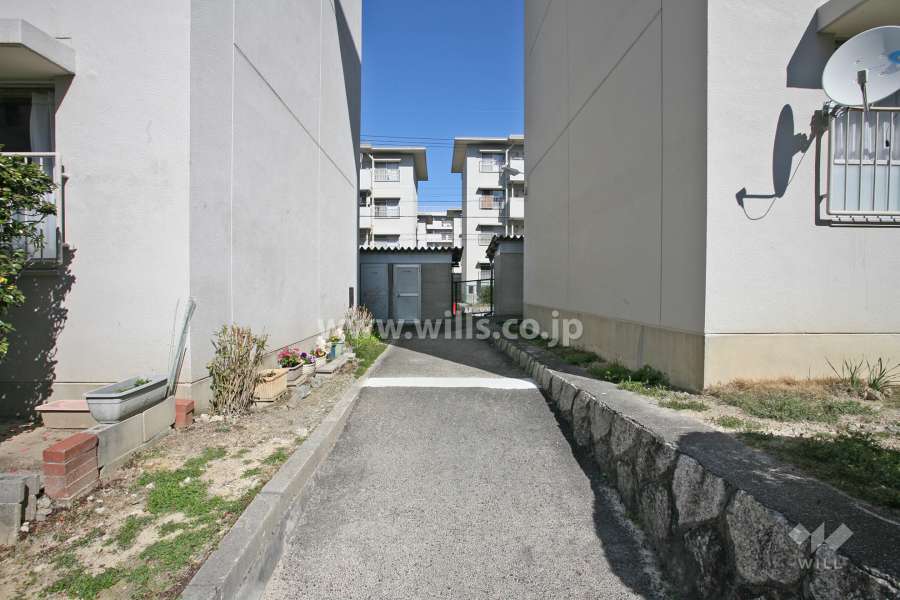 敷地内通路(西側)