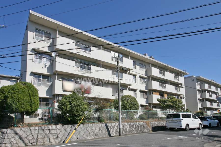 東丘住宅G棟の外観(南西側から)