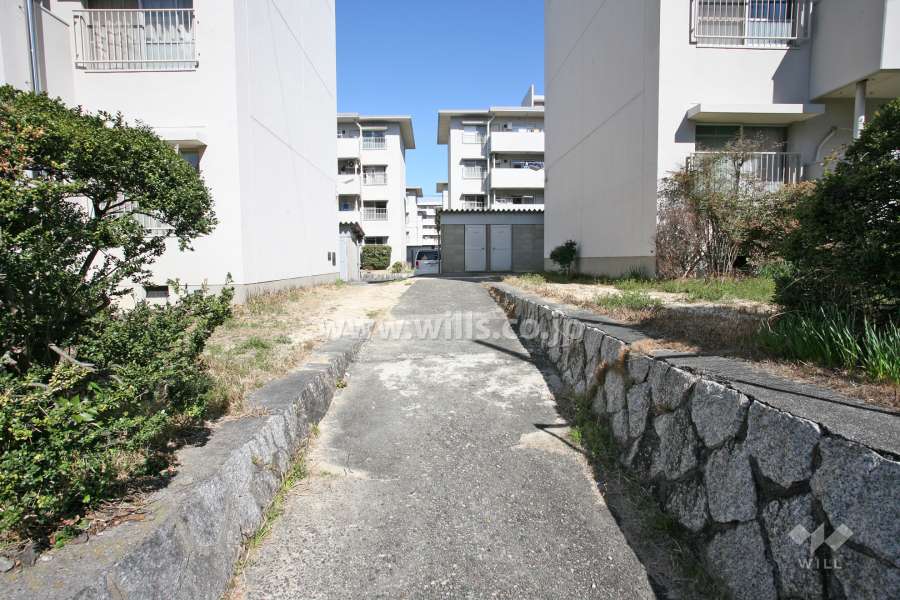 敷地内通路(東側)