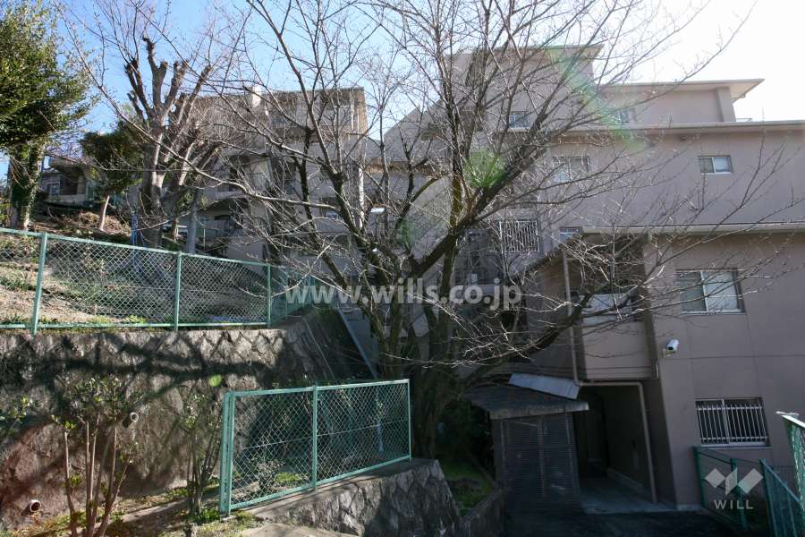 鳴海サンハイツの外観（北西側から）