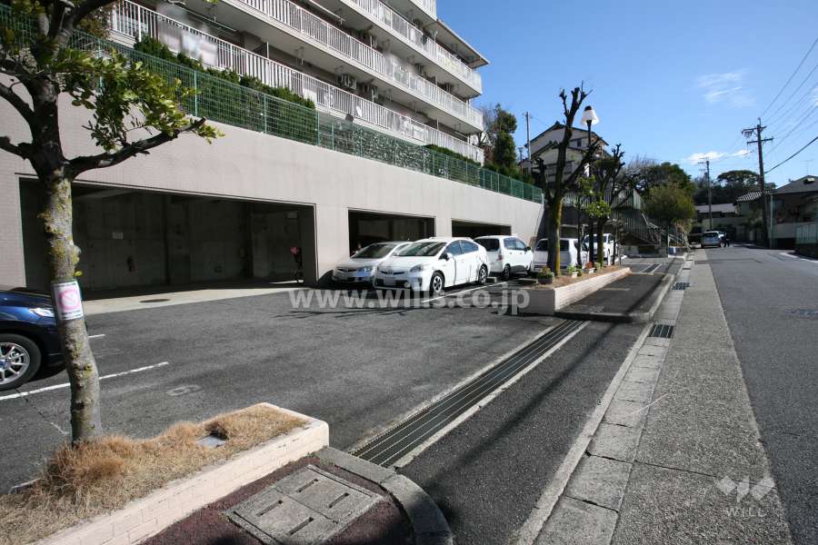 敷地内駐車場（屋外平面式）
