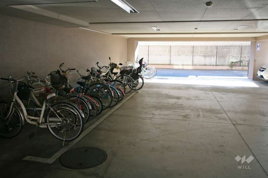 屋内に設けられた駐輪場