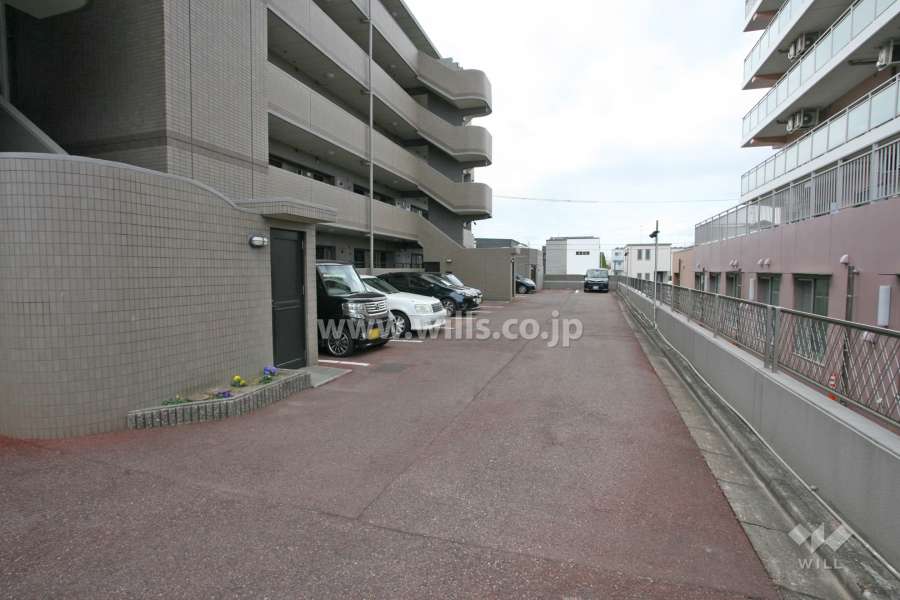 敷地内駐車場（屋外平面式）