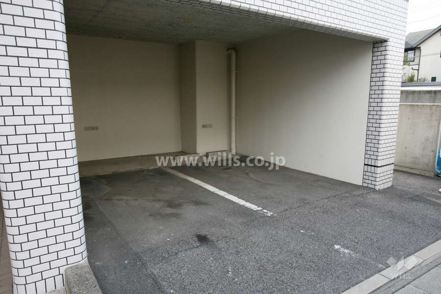 敷地内駐車場(屋内平面式）