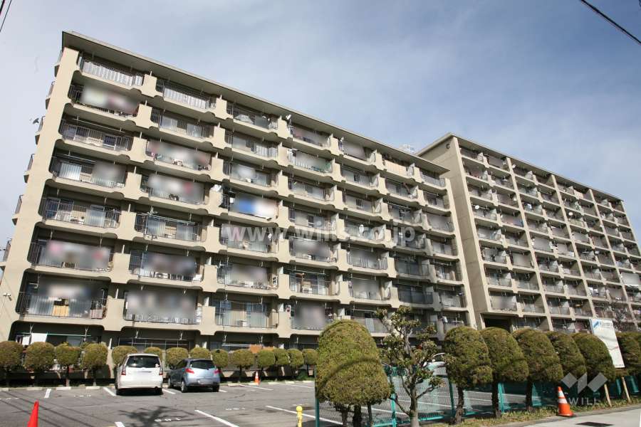 鳴海グランドハイツB棟の外観（南東側から）