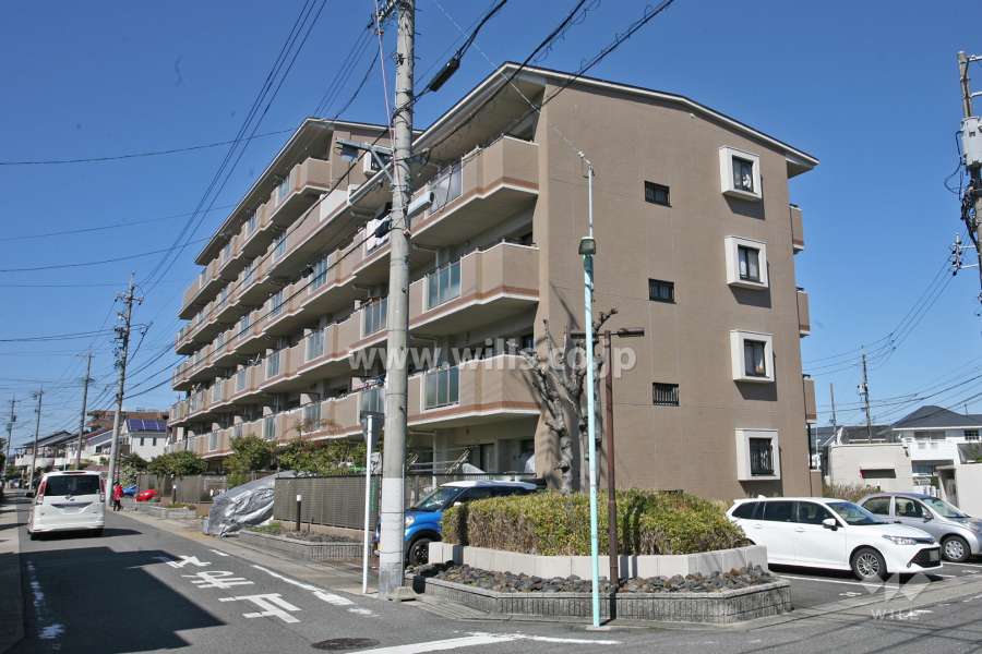 コンセール篭山の外観(南東側から)