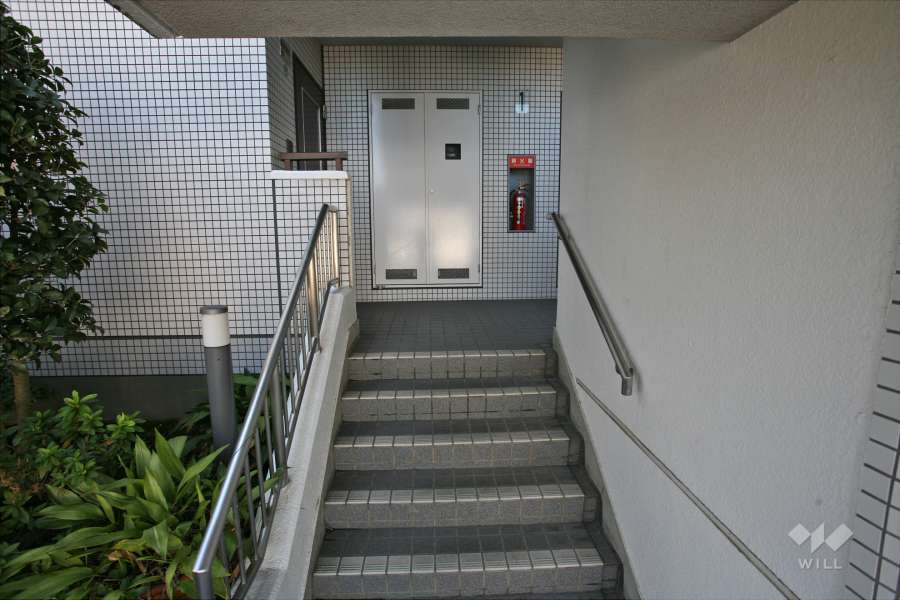 住戸へ続く階段