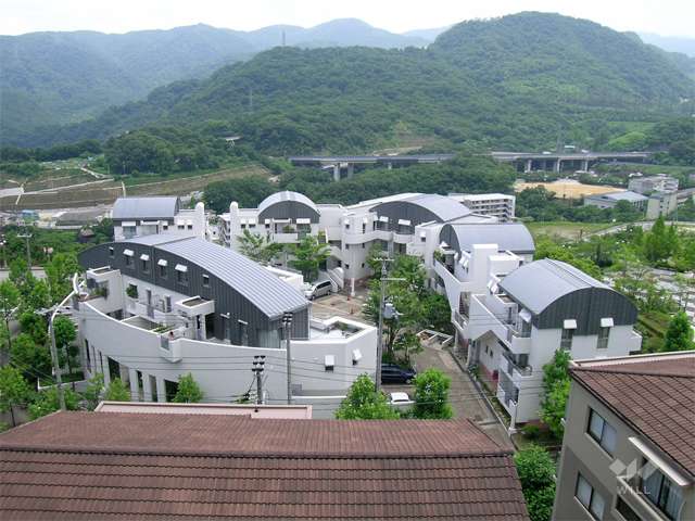 シェラビア東山台1番街の全景