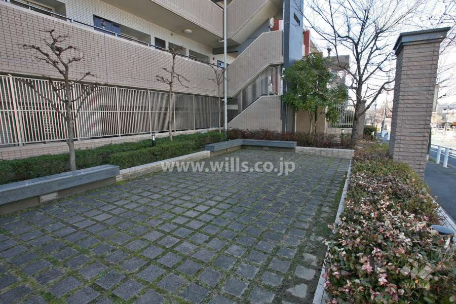 敷地内の広場