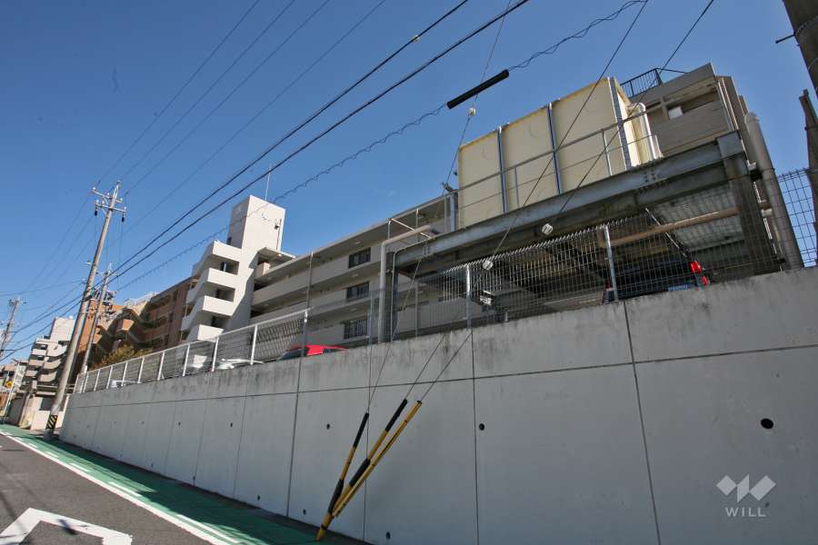 宝マンション滝の水の外観（西側から）