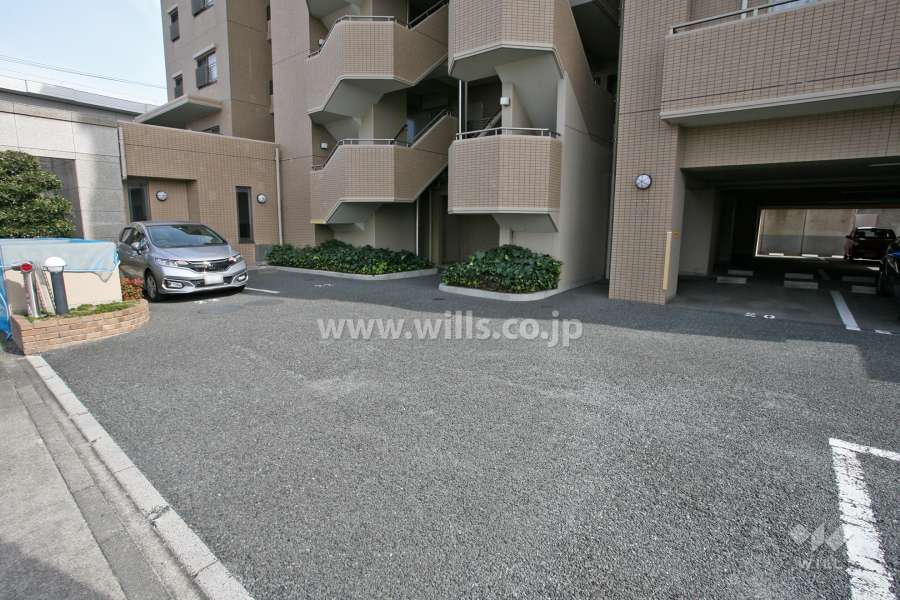 敷地内駐車場（屋外平面式）
