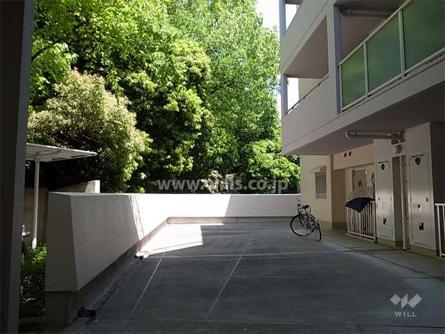 F棟北側に共用スペース