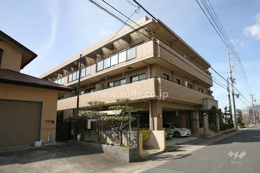 ライオンズマンション長根町の外観（東側から）