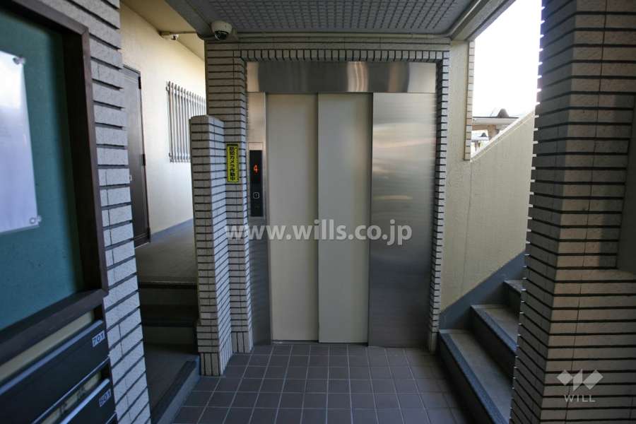 棟内のエレベーター