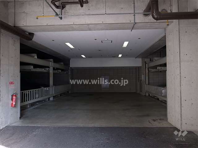敷地内駐車場（屋内機械式）