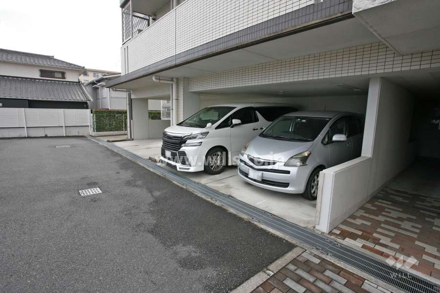 敷地内駐車場(屋内平面式)