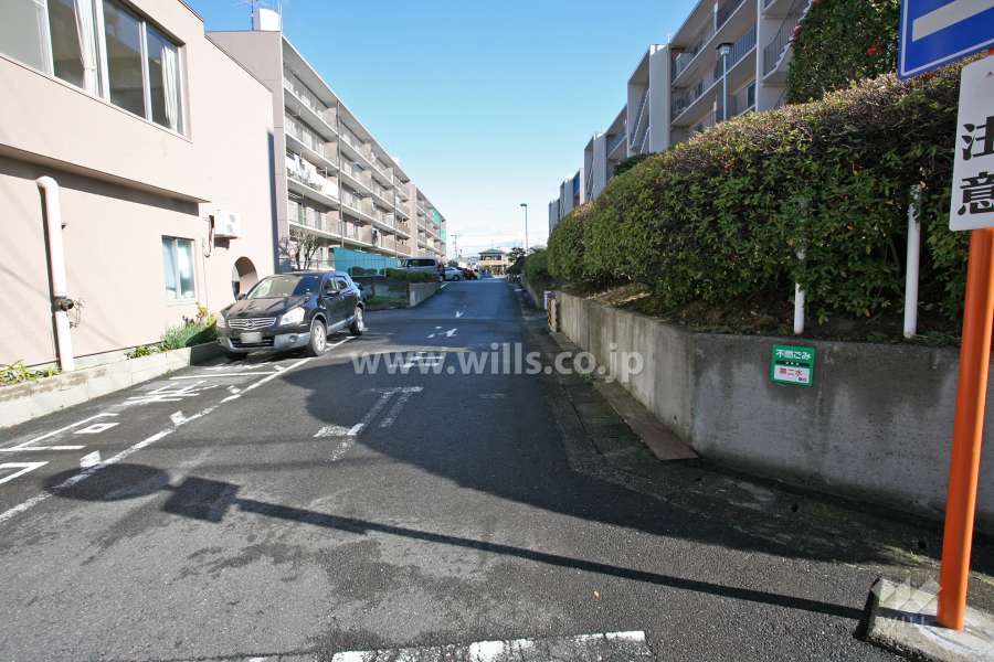 敷地南西側の前面道路