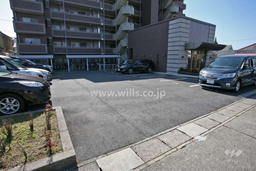 敷地内駐車場(屋外平面式)