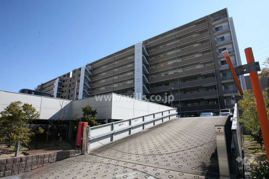 フロンティア・グリーンフォートの外観（北西側から）