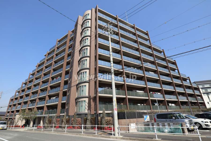 ライオンズマンション南大高ディアグランデの外観（南側から）