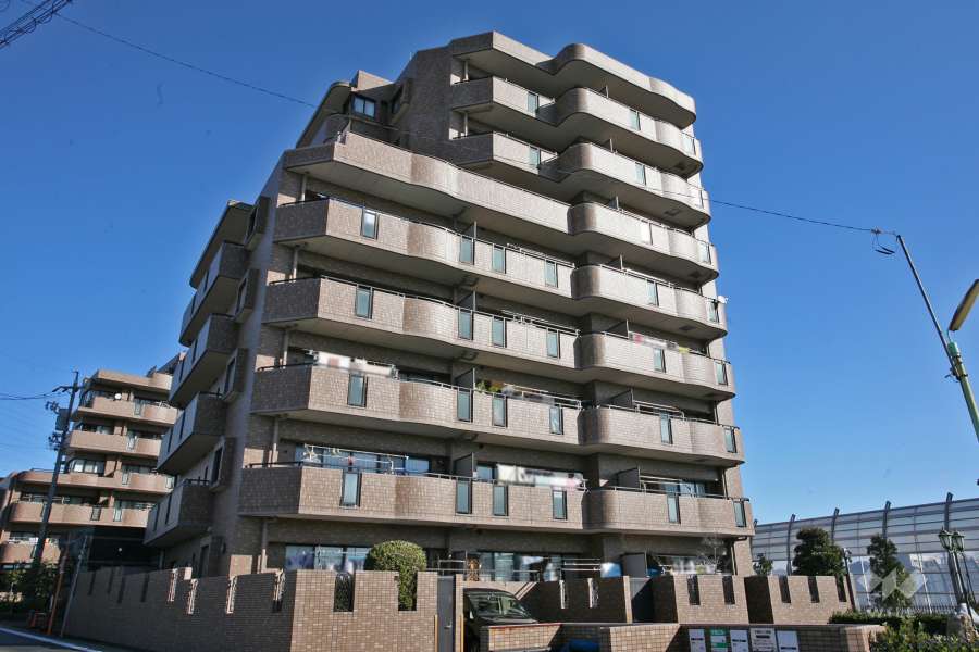 ライオンズヒルズ黒沢台壱番館の外観(南側から)