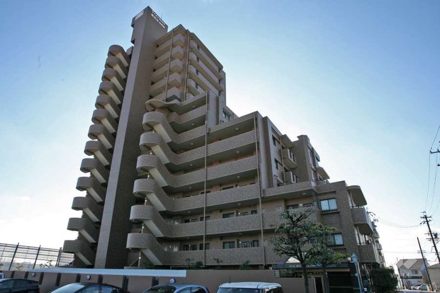 ライオンズヒルズ黒沢台弐番館の外観(北西側から)