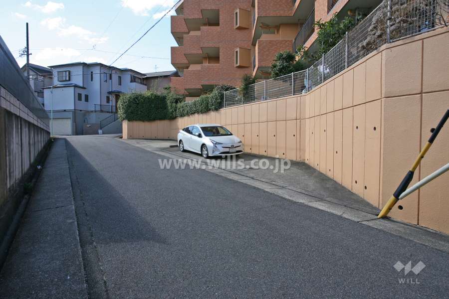 敷地内駐車場（屋外平面式）