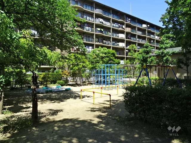 メゾン千里丘2番街の敷地内にある広場