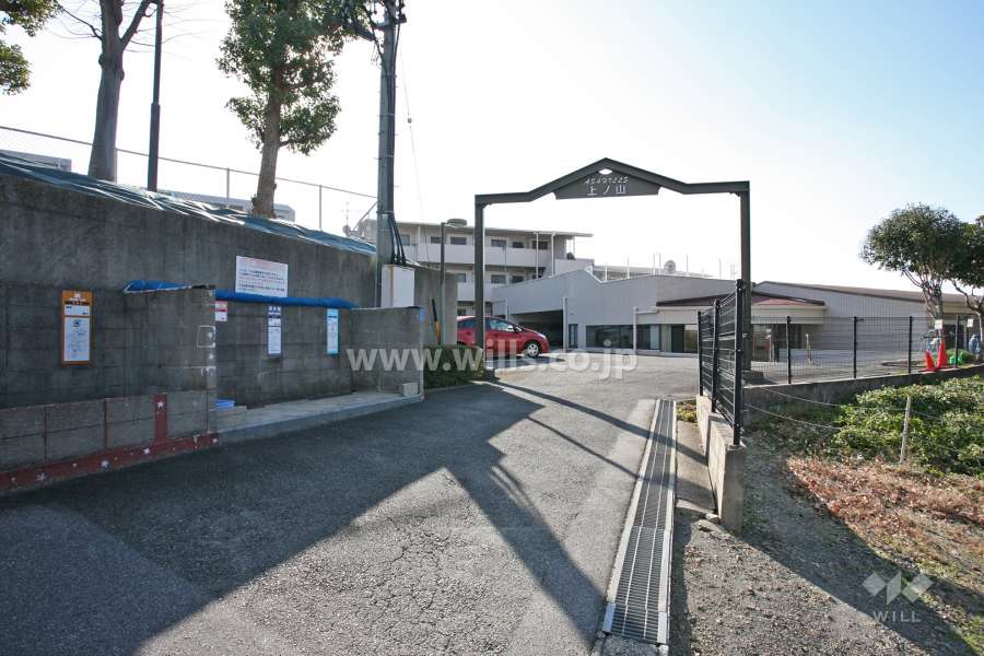 敷地出入り口(東側)