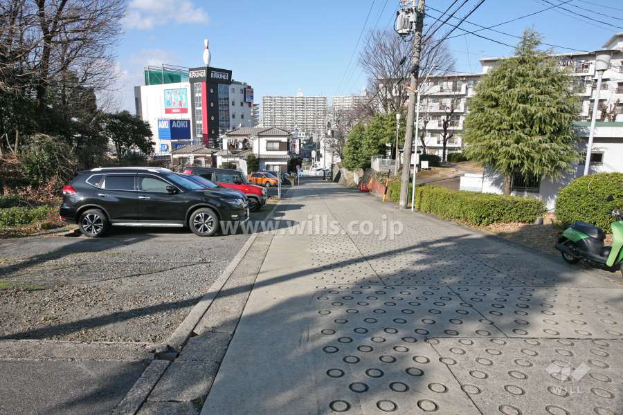 敷地東側の前面道路