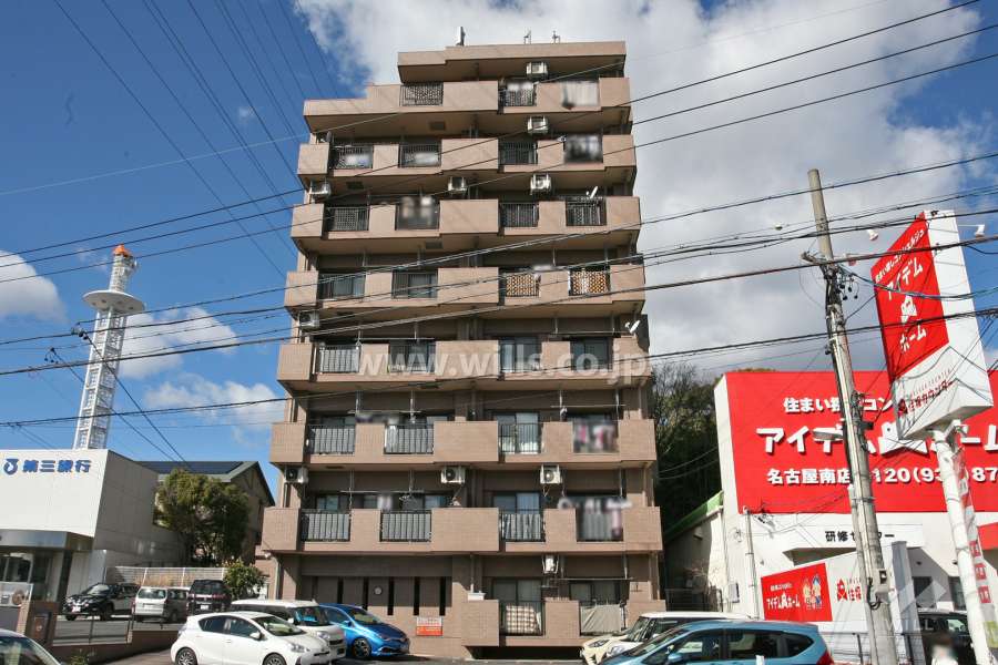 ユニーブル諏訪山2外観(南東側から)