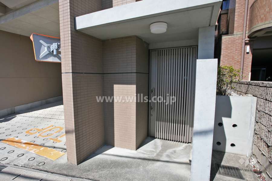 駐輪場入り口