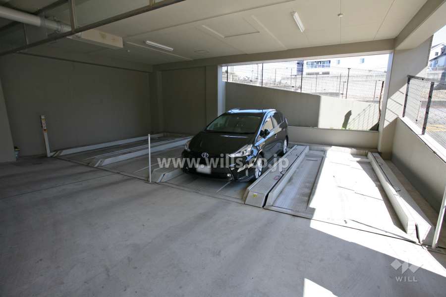 敷地内駐車場（屋内機械式）
