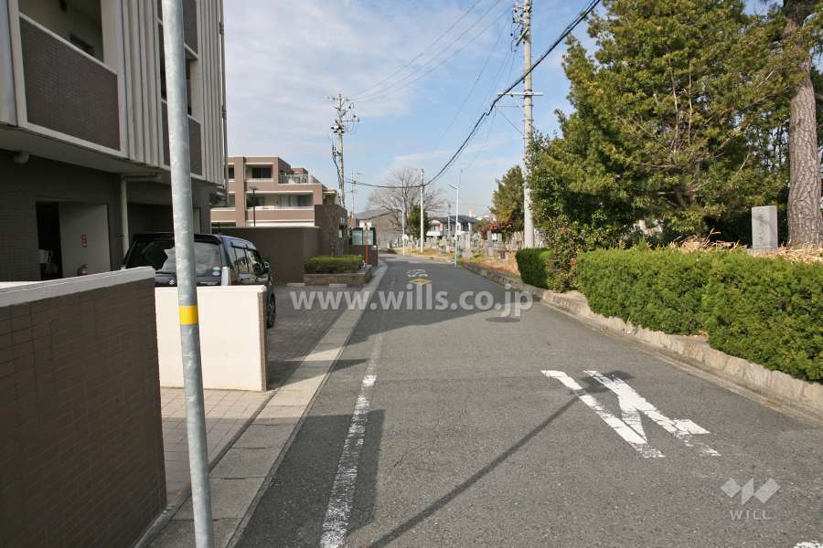 敷地北東側の前面道路