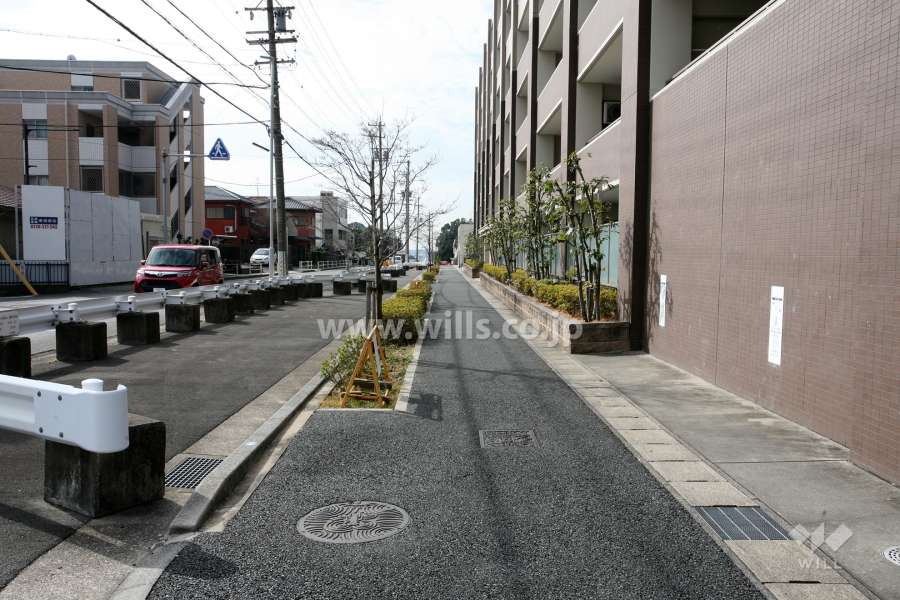 敷地南東側の前面道路