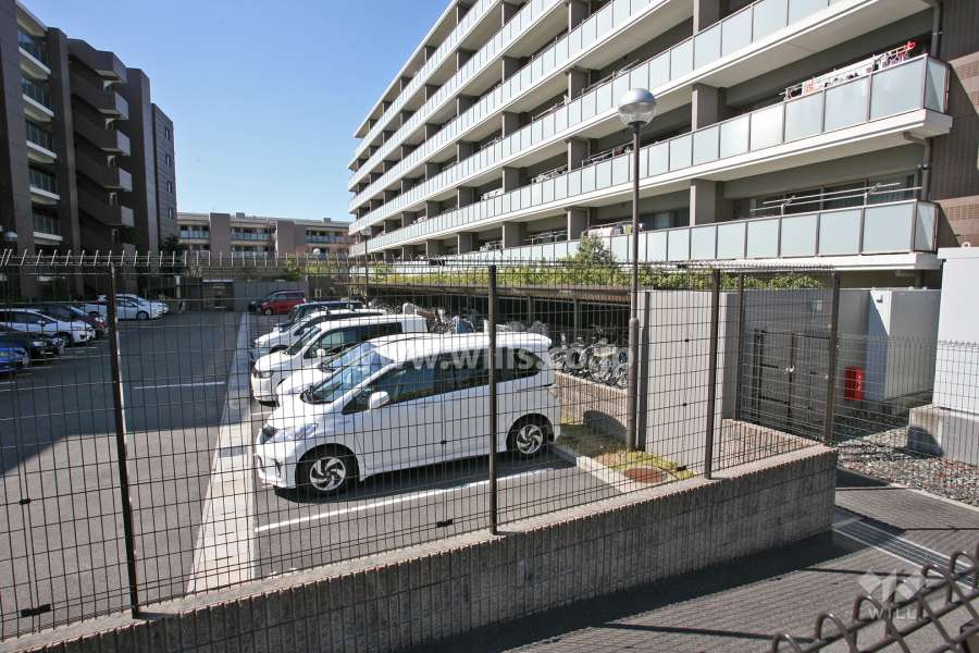敷地内駐車場（屋外平面式）